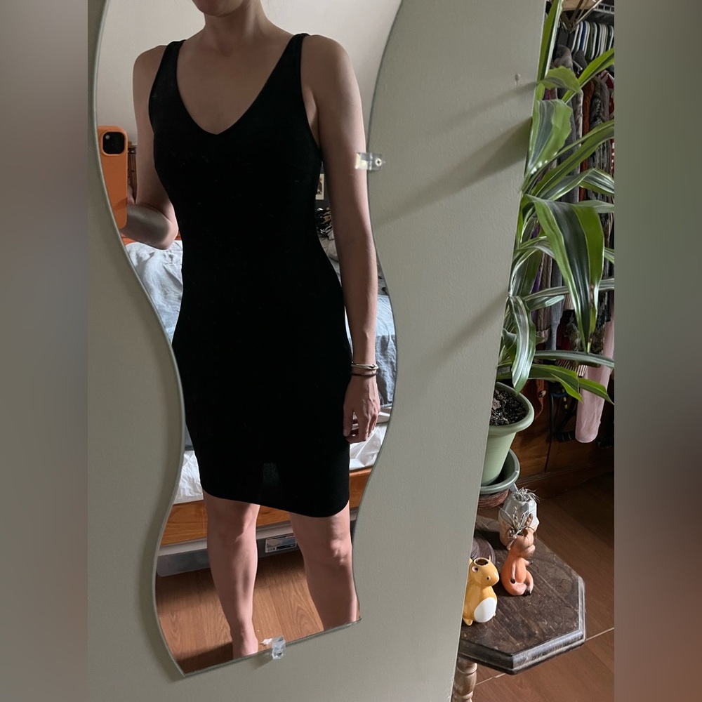 Forever 21 Black V-Neck velvet Mini Dress